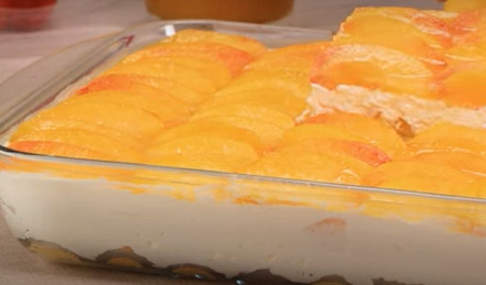LEDENE KOCKE SA BRESKVAMA: Pravi recept letnjeg kolača!(VIDEO)