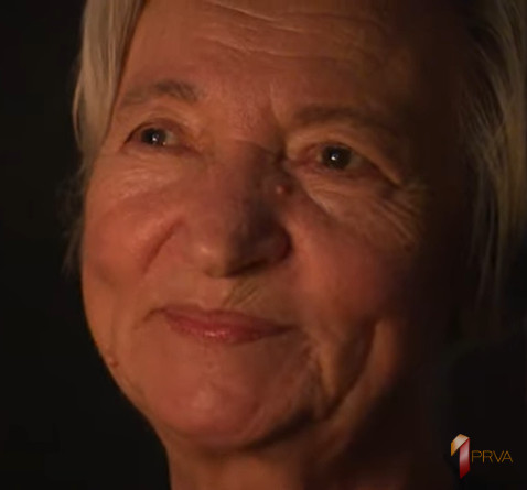 MRAK JE NOĆNA MORA! Baka Desanka 40 godina živi bez svetla (VIDEO)