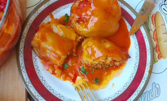 IDEJA ZA POSNI NEDELJNI RUČAK: Punjena paprika po bakinom receptu (RECEPT/VIDEO)