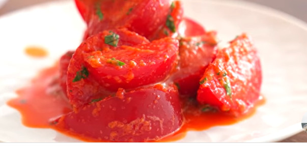 AKO JOŠ NISTE SPREMILI Ova salata ide odlično uz roštilj, a priprema se začas