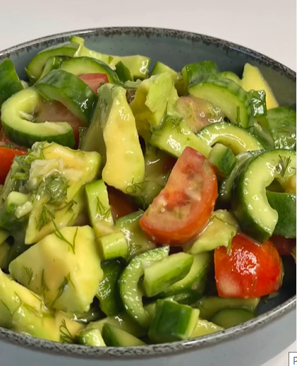 SALATA SA GRILOVANOM PILETINOM: Fantastičan ukus, može svako da napravi, nije skupa! (VIDEO)