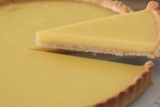 SLATKI TART OD LIMUNA: Testo se pravi u blenderu - slatko osveženje koje će vas oduševiti
