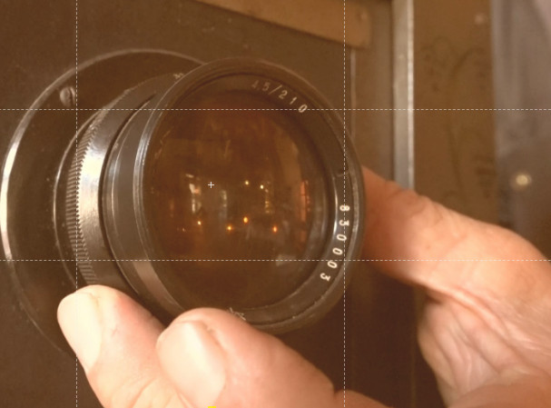 NOSTALGIČNA SEĆANJA NA PAPIRU Hoće li fotografske radnje preživeti digitalnu eru