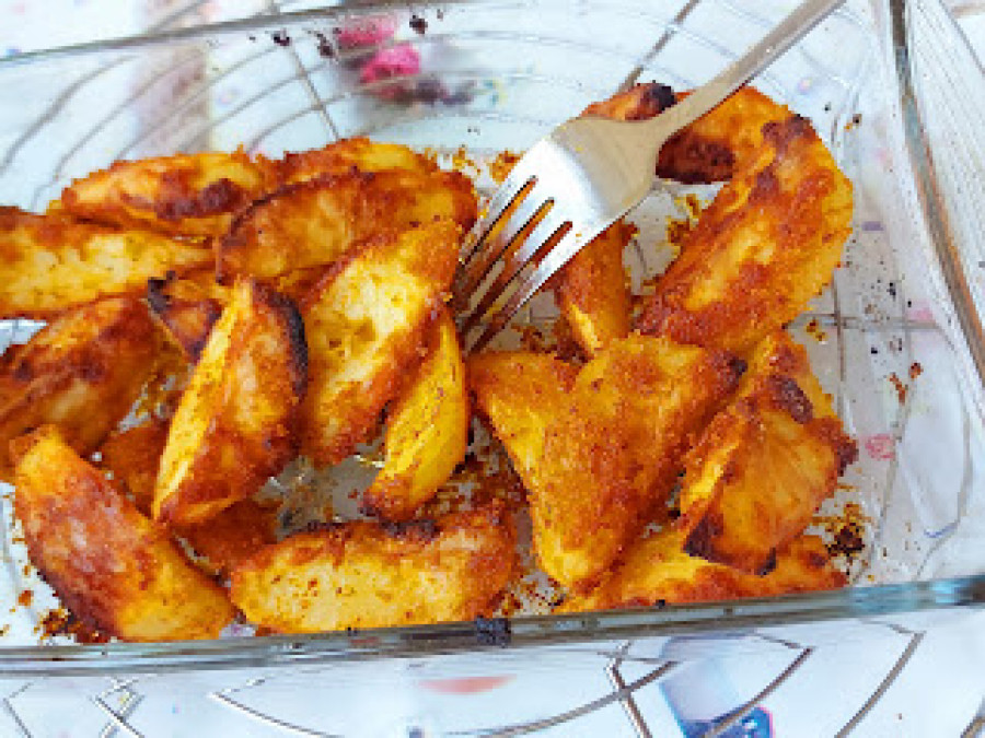 RECEPT ZA ZIMSKI PEKARSKI KROMPIR Ovo omiljeno jelo uz poseban začin biće još ukusnije