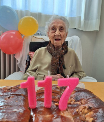 NAJSTARIJA OSOBA NA SVETU PROSLAVILA 117. ROĐENDAN Podvrgli su je istraživanjima i zaključili: "Ova namirnica je zaslužna za dug život!"