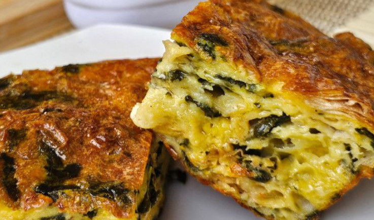 PITA SA SIROM I SPANAĆEM ZA DORUČAK Pravi se sa pečenim korama