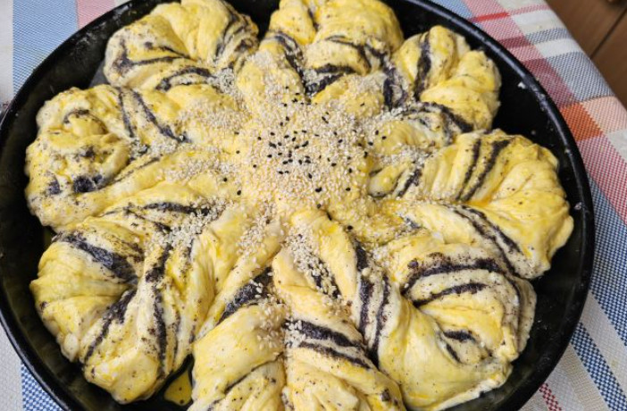 PITA S MAKOM U OBLIKU SUNCOKRETA Uživajte u savršenstvu ukusa i oblika