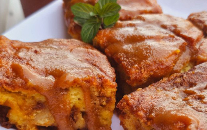 KOLAČ NAJLEPŠEG UKUSA Isprobajte recept za poslasticu s jabukama i karamelom