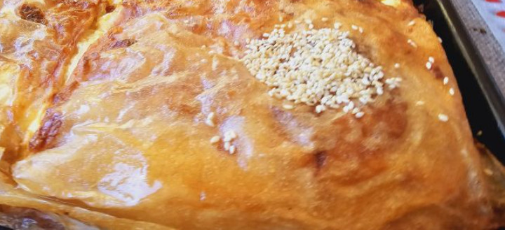 SAVRŠENA PITA ZA CELU PORODICU Pita sa sirom i šunkom po receptu iz Bakine kuhinje