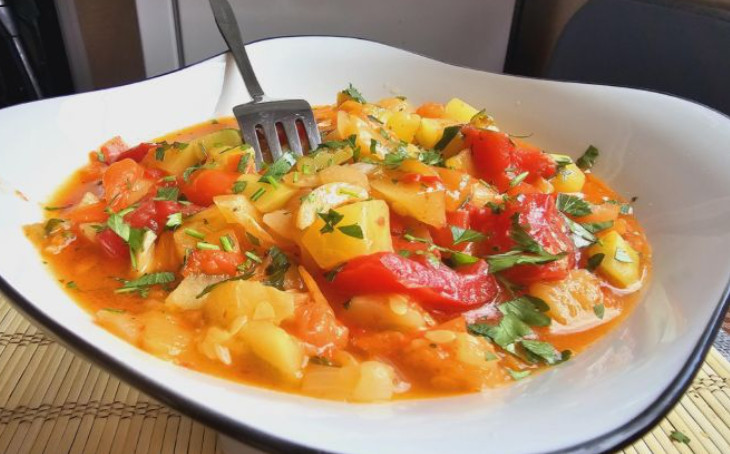 POSNI SATARAŠ PUN VITAMINA Poznato jelo na novi način, sa tikvicama i krompirom