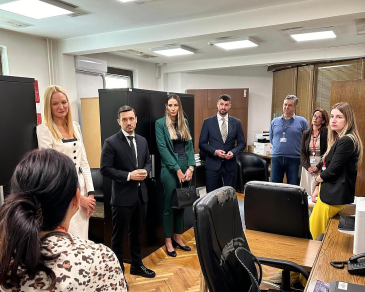 USKORO JOŠ BOLJA USLUGA ZA KORISNIKE KOLUBARSKOG OKRUGA Renovira se Filijala u Valjevu, direktor Ognjenović obišao poslovnicu