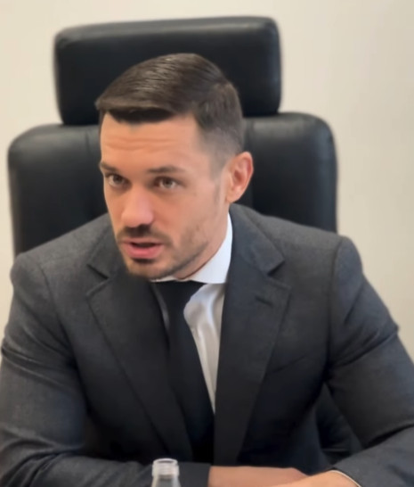 REŠAVA SVE NEDOUMICE Relja Ognjenović ponovo s građanima u Fondu PIO