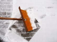 Oprez! Čiščenje snega može biti opasno za srce