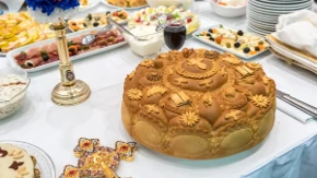  Dekorišite slavski sto koji će oduševiti svakog gosta – detalji koji prave razliku