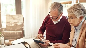 Ko prvi dobija novac - počela je isplata martovskih penzija