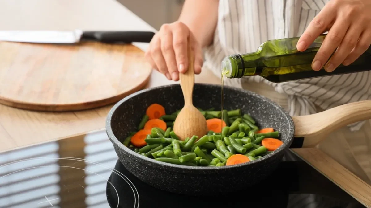 Mali trik sa bocom maslinovog ulja - da li ste znali za ovu skrivenu funkciju poklopca