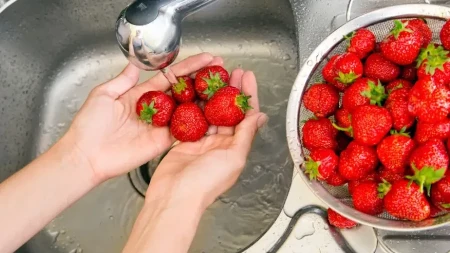 Kupili ste jagode, a već su se pokvarile - kako prepoznati da li su sveže