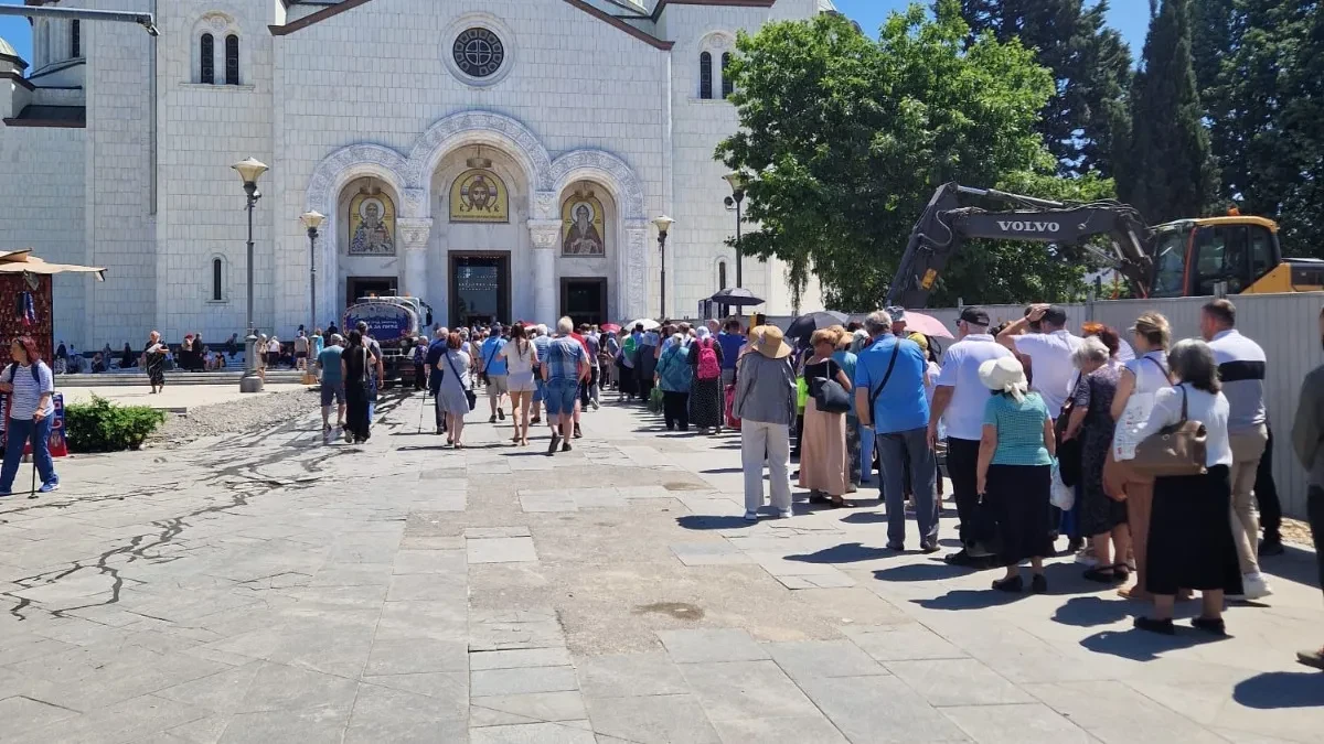 Više od 478.000 poklonika - Časni pojas Bogorodice privukao masovan dolazak vernika