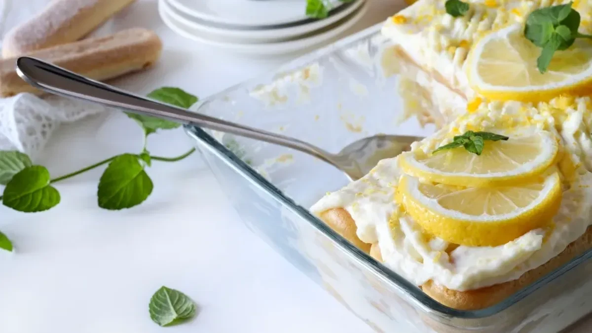 Limun tiramisu spaja slatkoću i svežinu u jednom zalogaju