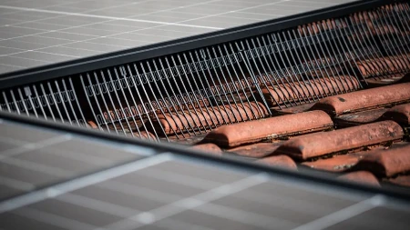 Novi solarni crep postaje hit - proizvodi besplatnu struju, a na krovu se gotovo i ne vidi