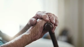 Mnogi penzioneri u Srbiji ne znaju ovo pravilo - zbog jednog ugovora mogu da ostanu bez penzije