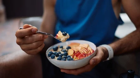 Šta jesti za večeru ako imate helikobakteriju? Ove namirnice mogu da umire želudac i olakšaju san