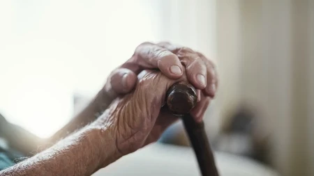 Omiljenom unuku kupio kuću i platio luksuzno venčanje, pa završio na sudu