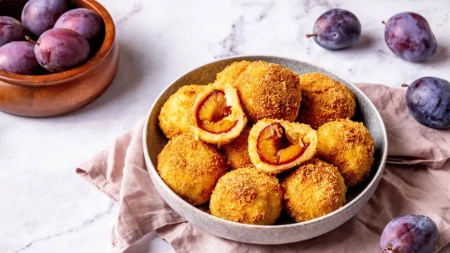 Bakin recept za knedle sa šljivama - mekano testo koje ne puca