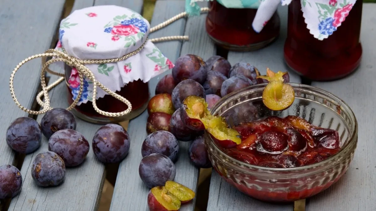 Bakin trik za brzo guljenje šljiva – kožica se lako skida, a priprema je brža