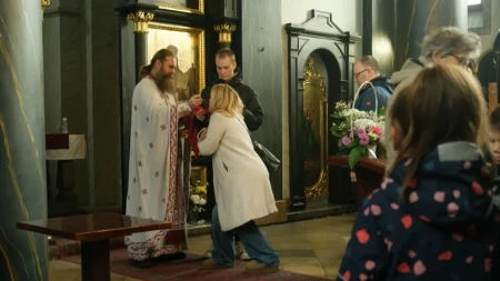 Da li smeju da se uzmu lekovi pre liturgije ako vernik planira da se pričesti?