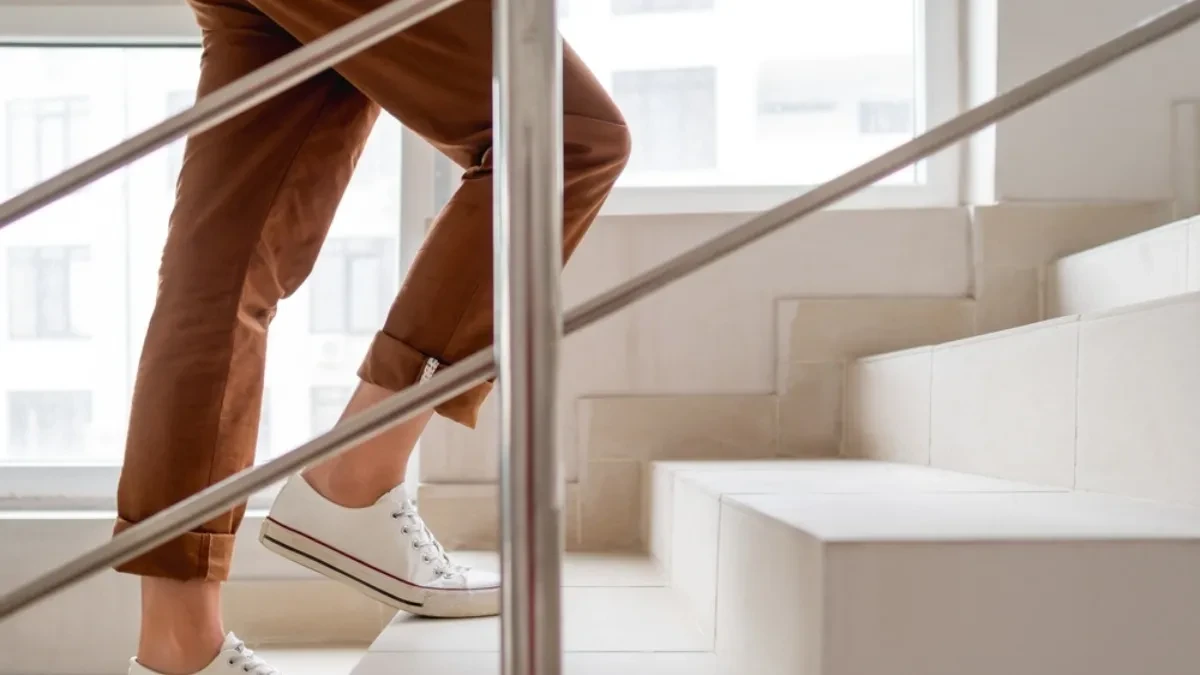 Zaboravite drvo i pločice na stepenicama – vinil izgleda moderno i lako se održava