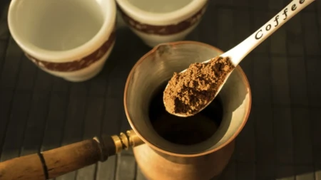 Kafa može da izgubi kvalitet i pre isteka roka - obratite pažnju na ove znakove