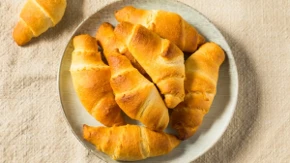 Pekari u testo uvek ubace dva jeftina sastojka i kiflice budu mekane i trećeg dana