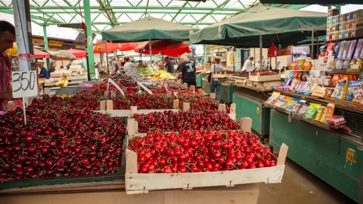 Zimnica će ove godine koštati više - paprika i paradajz poskupeli, a evo šta je pojeftinilo na pijacama
