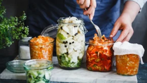 Stari jugoslovenski recept za zimnicu - šarena salata puna povrća, hrskava i ukusna