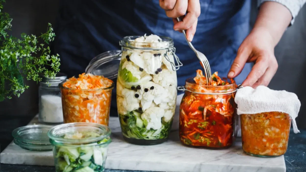 Stari jugoslovenski recept za zimnicu - šarena salata puna povrća, hrskava i ukusna