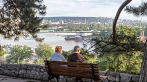 Penzionerima stiže novac - danas počinje isplata
