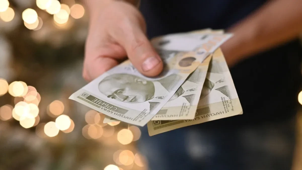 Isplata 6.000 dinara je počela - bez računa u banci novac podižete ovako