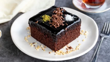 Čokoladni kolač sa Nutelom i malinama - ne treba vam mikser, a dobija se savršen kremasti desert